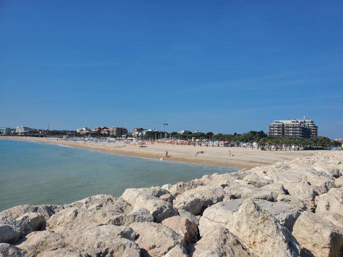 B&B Lido Apartament 10A 西维尔诺瓦·马尔凯 外观 照片